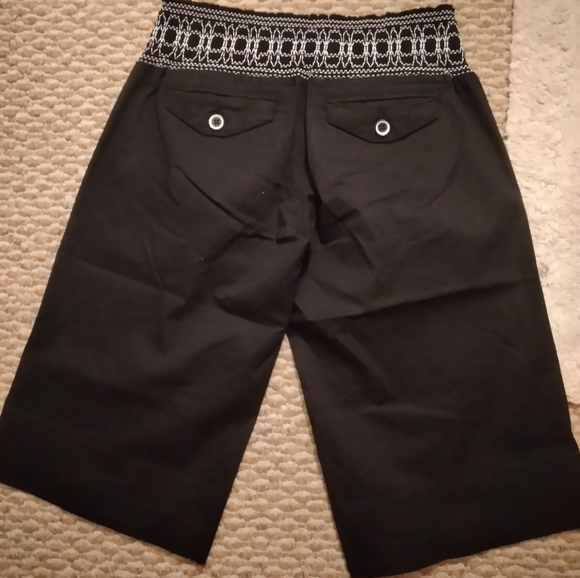 😊5 for $20 Rewind bermudas - Picture 2 of 4